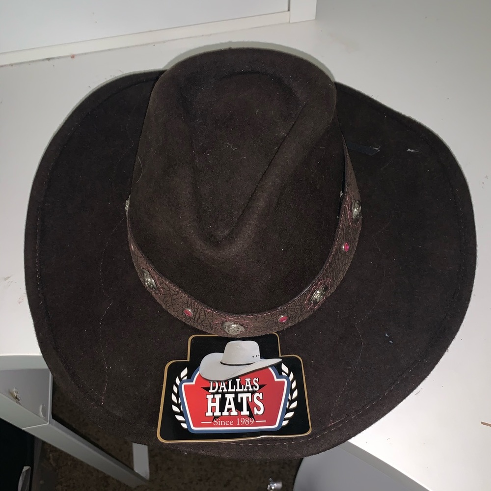 Brown women’s cowboy hat
